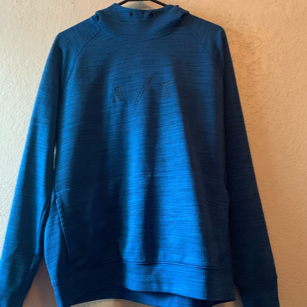 American Eagle sweat shirt